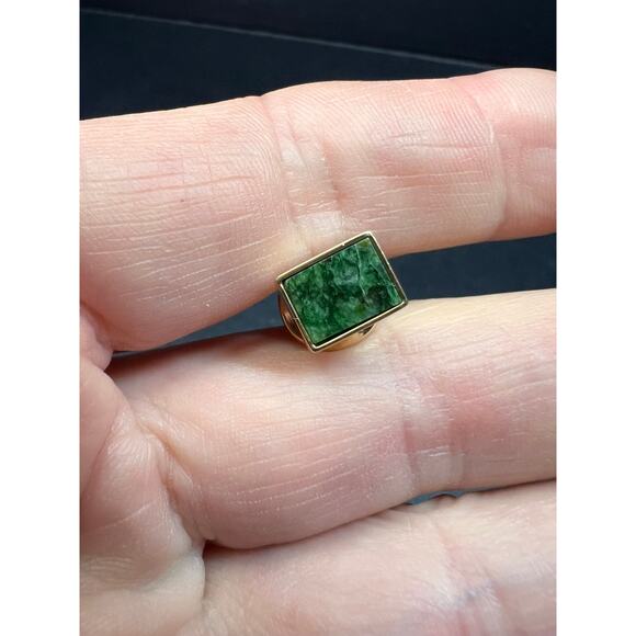 Vintage MCM La Mode Karatclad Nephrite Jade Gold Tone Rectangular Tie Tac - Picture 7 of 11